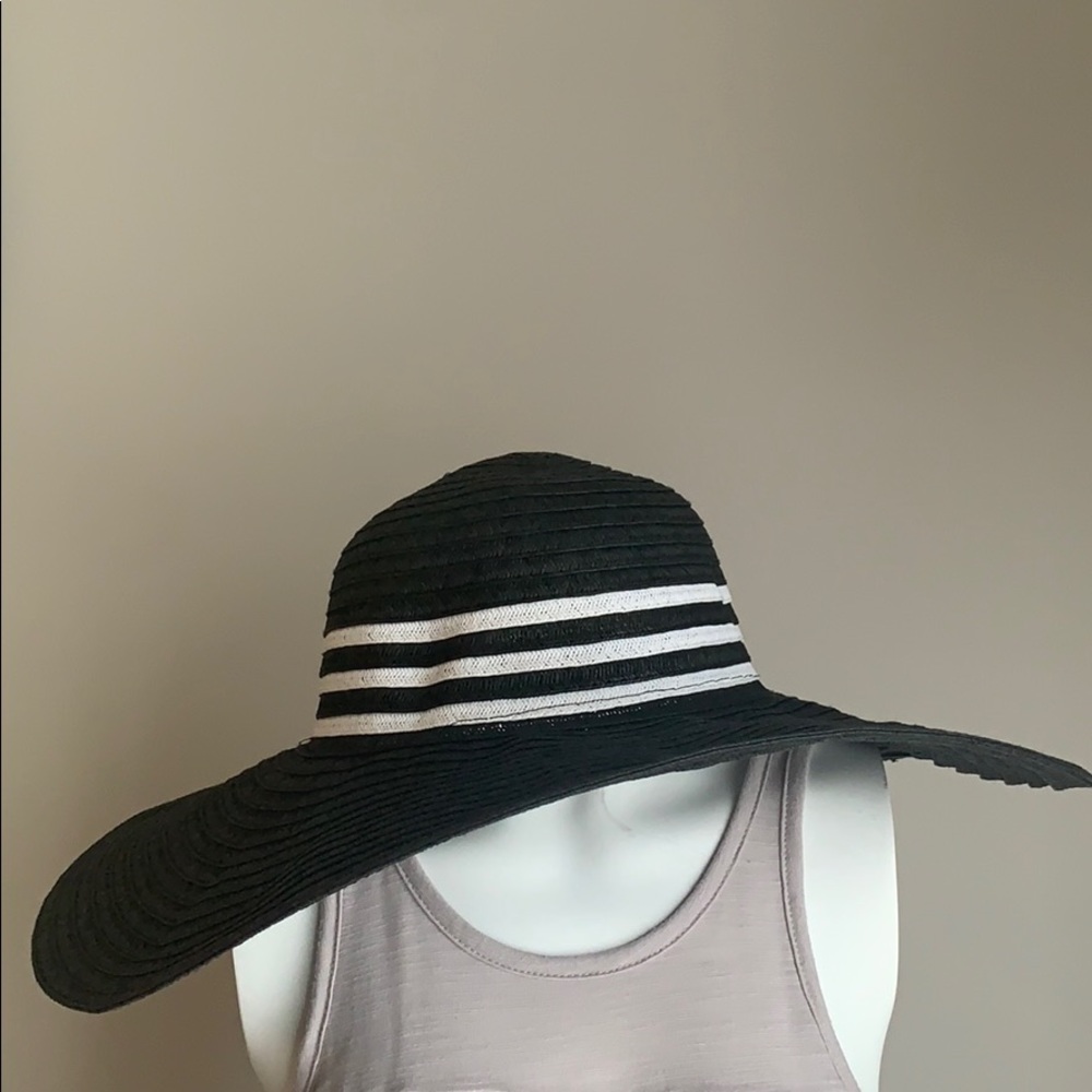 Floppy hat